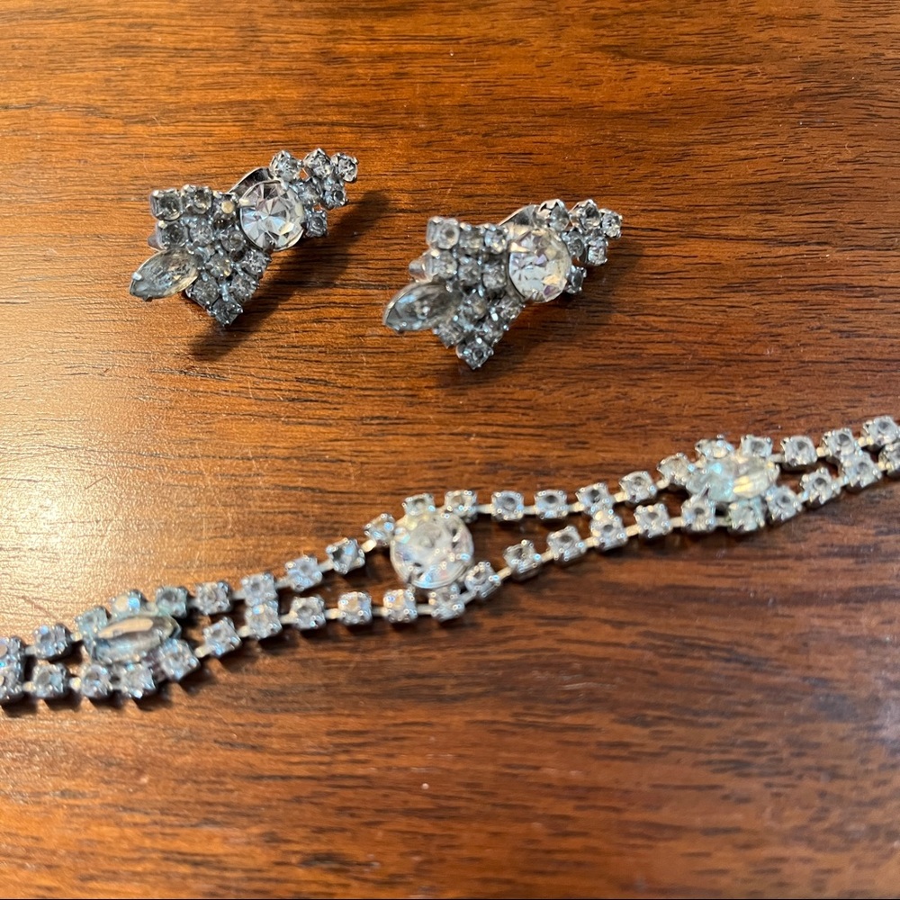 Vintage Costume bracelet and earrings - Picture 2 of 8